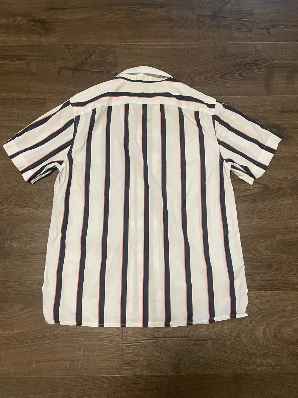 Banana Republic White Short-Sleeve Button up Shirt w/ Navy & Pink Stripes Medium